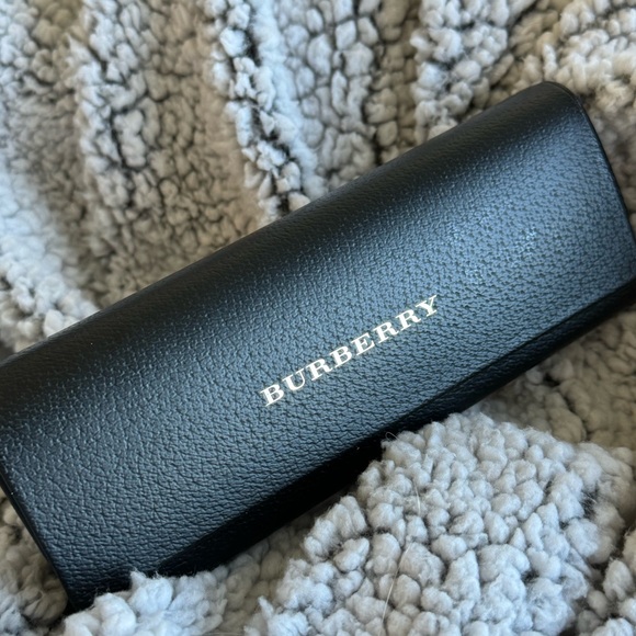 Burberry Sunglasses B4199 - Picture 6 of 12